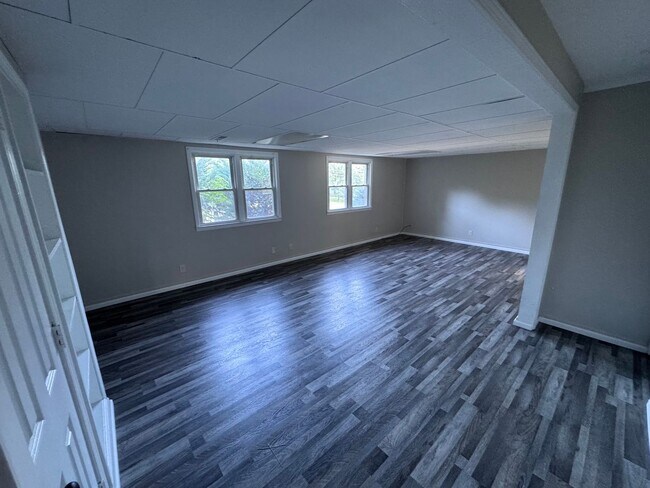 Building Photo - 4045 Old Mayfield Rd