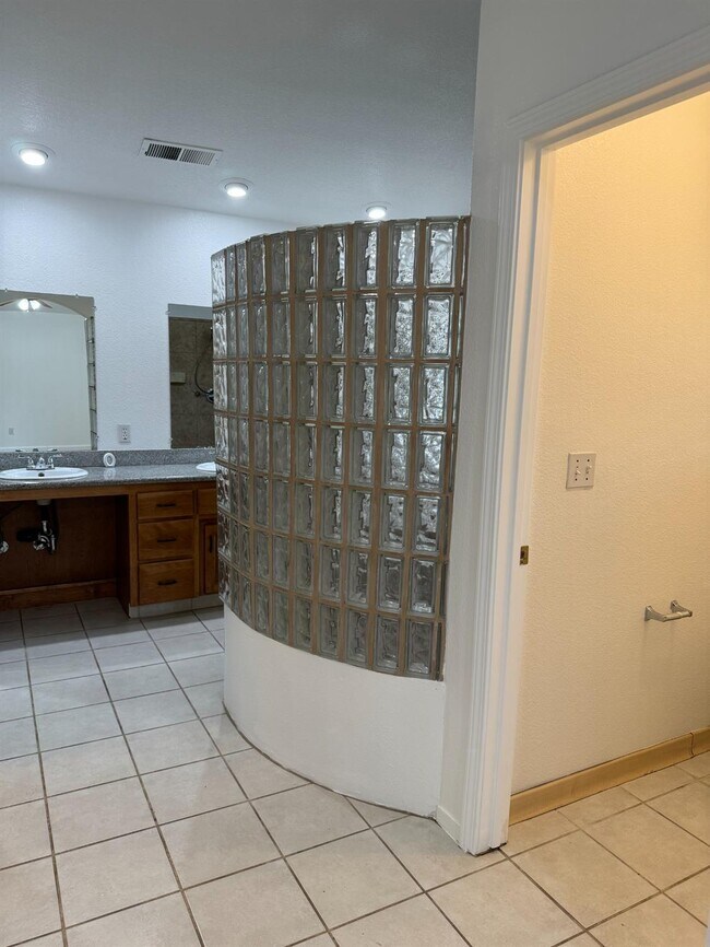 Building Photo - 3741 W Stuart Ave