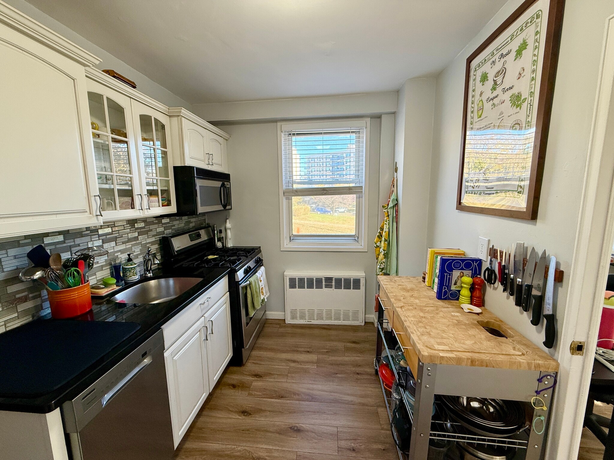 Building Photo - 444 Bedford St