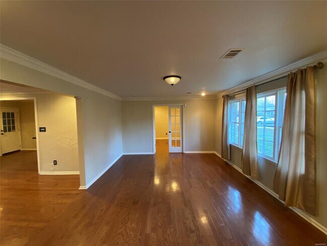Building Photo - 2439 Hermitage Dr