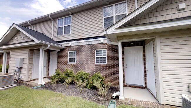 Building Photo - 307 Family Lodge Dr