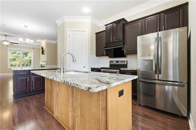 Building Photo - 2270 Tenor Ln