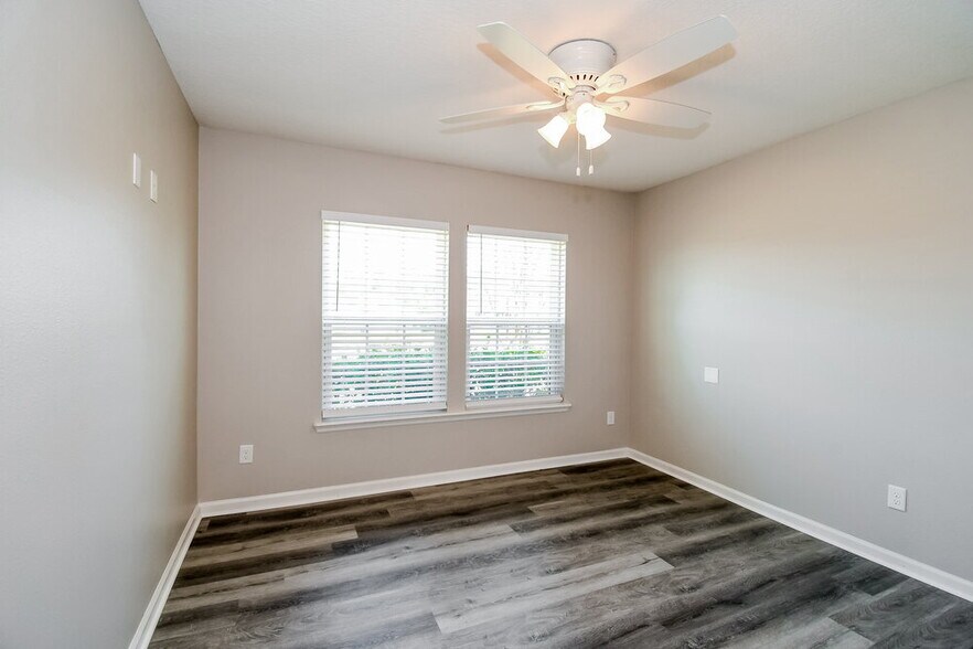 Building Photo - 76802 Timbercreek Blvd