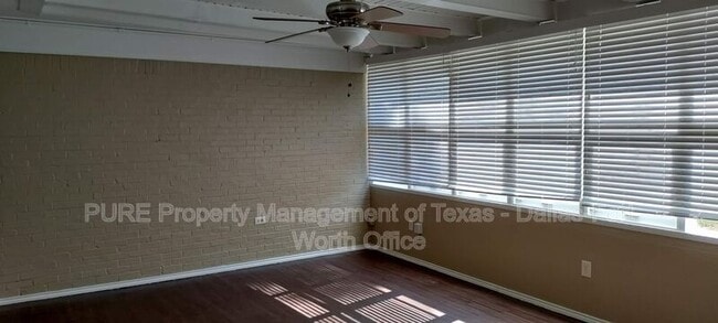 Building Photo - 1607 Briarwood Blvd