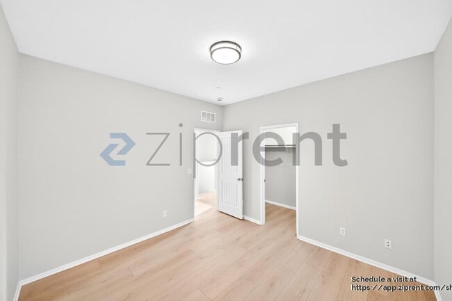 Building Photo - 5746 Brianhead Dr