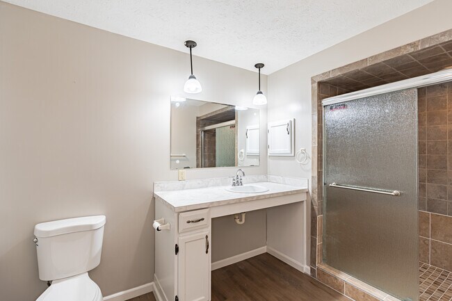 Building Photo - 13103 Lillian St