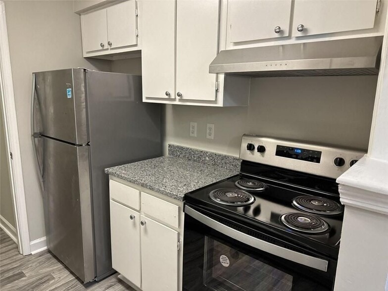 Building Photo - 1705 Wingate Way