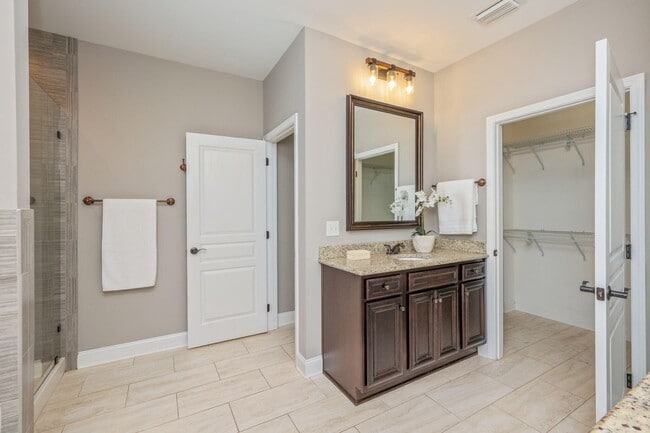 Building Photo - 339 Elliott Rd SE