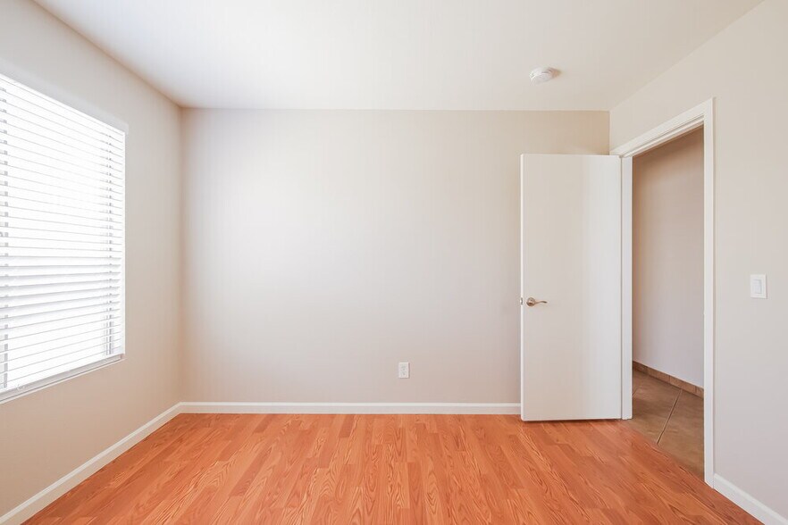 Building Photo - 22381 N 107th Dr