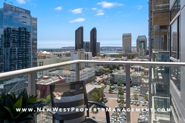 Building Photo - Stunning Fully Furnished East Village 2 Be...