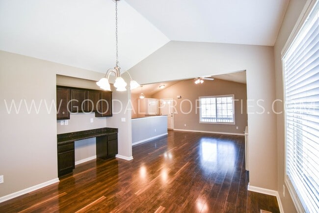 Building Photo - 4 Bedroom Detached Townhome in Waukee with Finished Basement