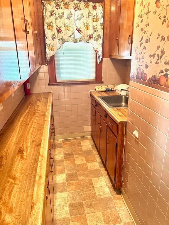 Building Photo - 15 Woodrow Ave