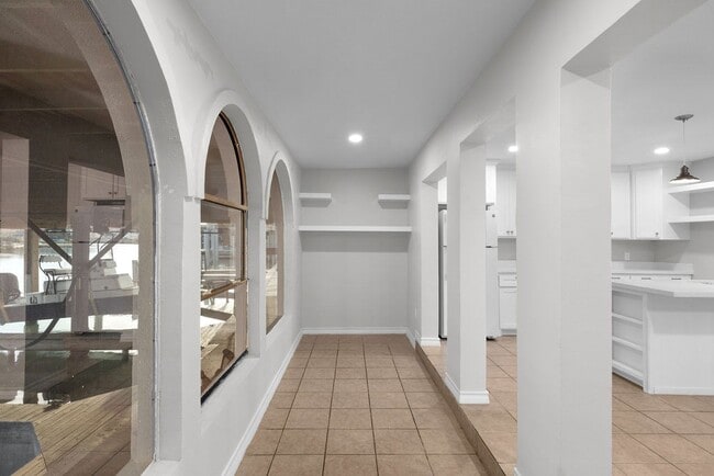 Building Photo - 1313 Harbor Island Dr