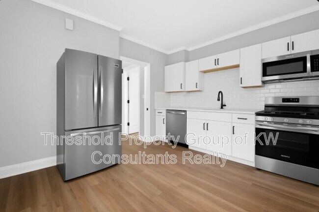 Building Photo - 342 E Morrill Ave
