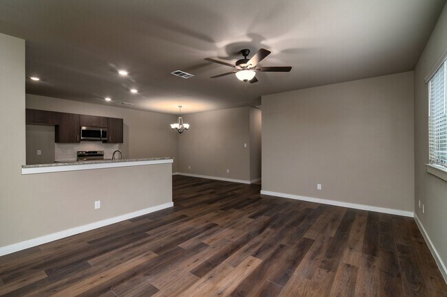 Building Photo - GORGEOUS 3 BEDROOM DUPLEX LOCATED IN MIDLOTHIAN ISD!