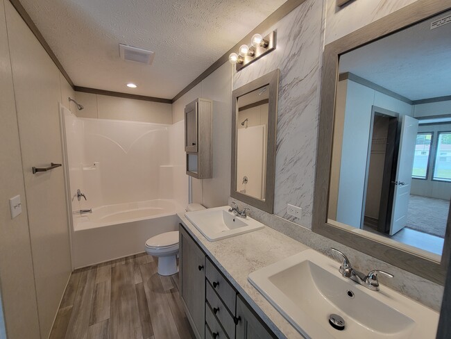 Building Photo - 9542 Seaway Dr