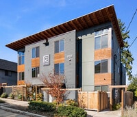 Building Photo - Cubix 103