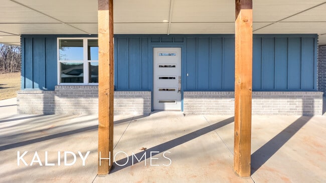 Building Photo - 17636 Salma Rd