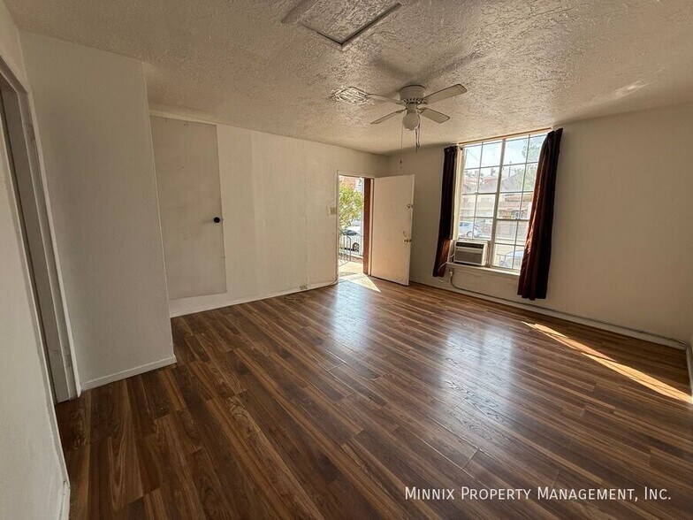 Building Photo - 1526 Yandell Dr