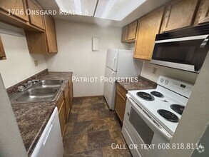 Building Photo - 2 bedroom/ 1 bath apartment in Madison, WI