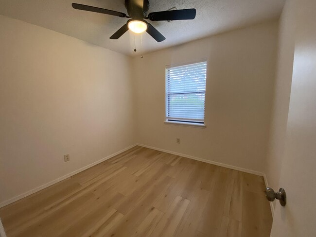 Building Photo - 804 Hawks Nest Dr