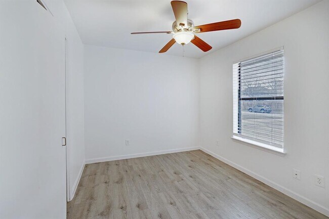 Building Photo - 1314 Zephyr Ln