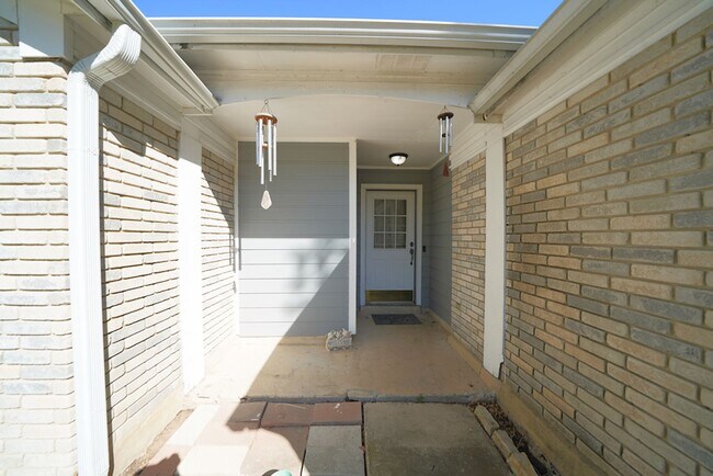 Building Photo - Great Home Near Randolph AFB - Realtor Com...