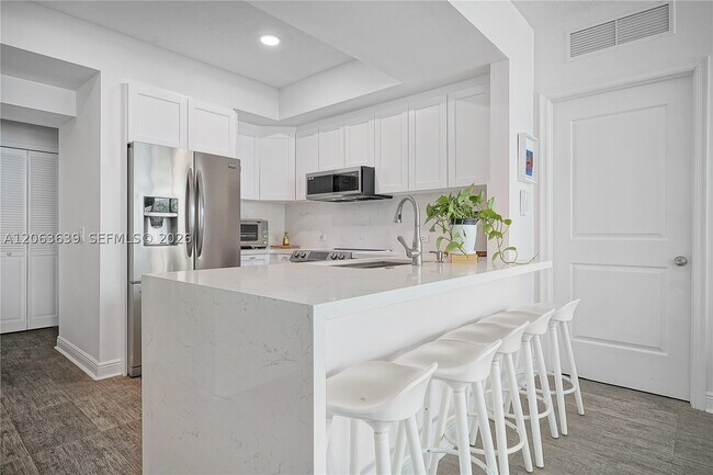 Building Photo - 480 NE 30th St