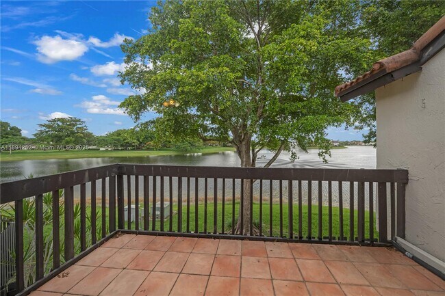 Building Photo - 15070 SW 49th Ln