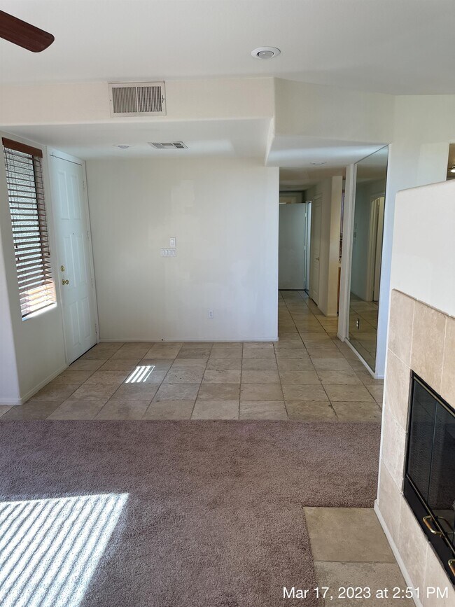 Building Photo - 664 Peachy Canyon Cir