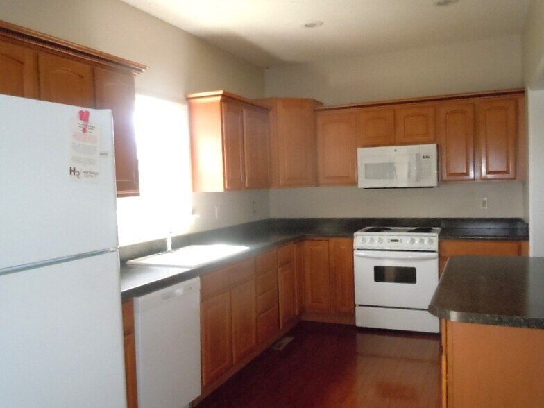 Building Photo - 100 Angel Oak Ct