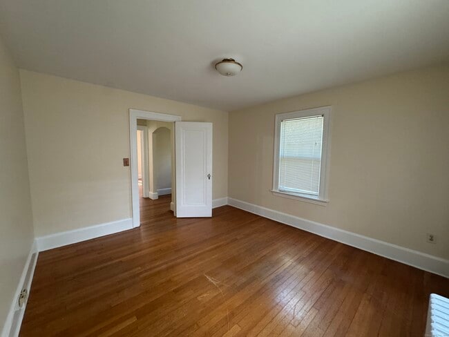 Building Photo - 139 W Park Ave