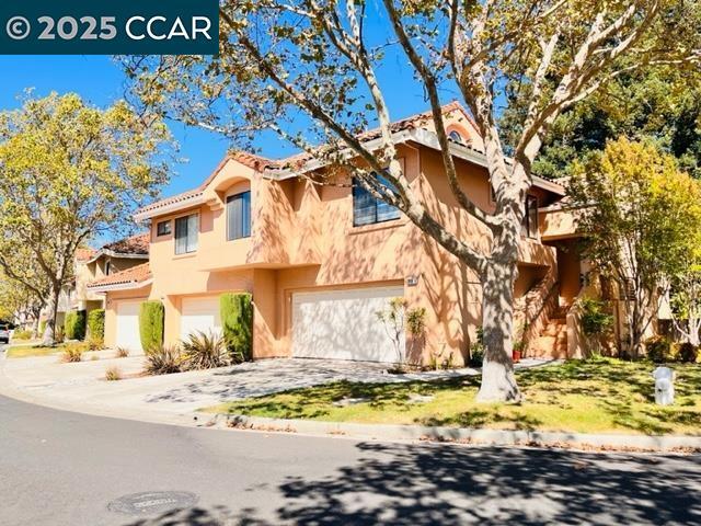 Building Photo - 3046 Lakemont Dr