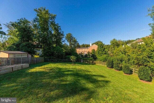 Building Photo - 1208 Forestwood Dr