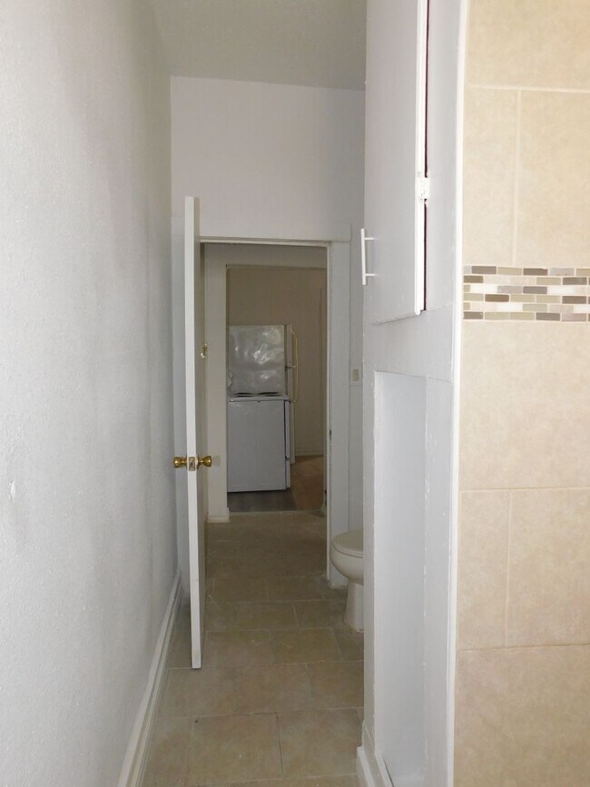 Building Photo - Cozy & Convenient Living in San Antonio’s East Side