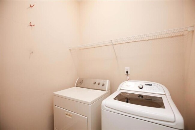 Building Photo - 1005 Landover Crossing