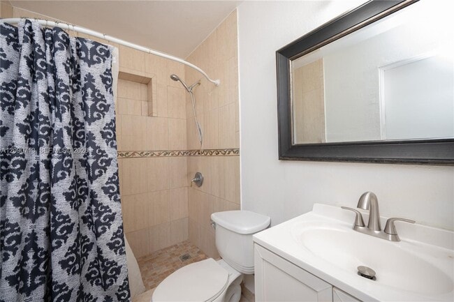 Building Photo - 2920 SW 69th Ave