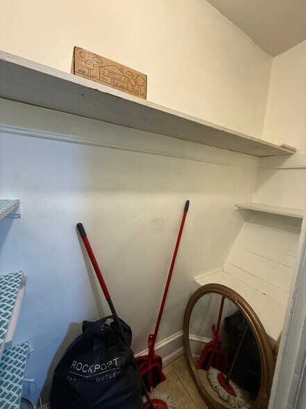 Building Photo - 1552 Mineral Spring Rd