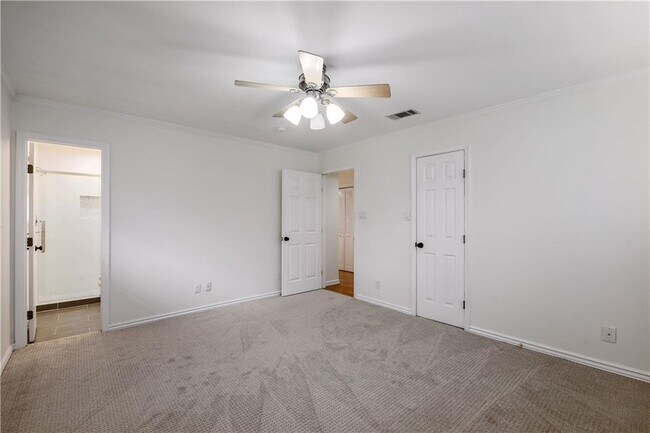 Building Photo - 8706 Primrose Ln