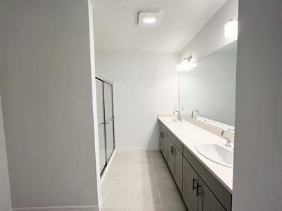 Building Photo - 5545 Tranquila Ln