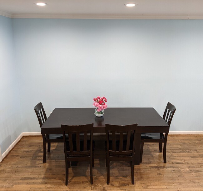 Dining room - 1968 Winterport Cluster