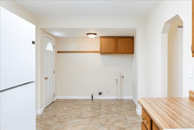 Building Photo - 1324 E Ganson St