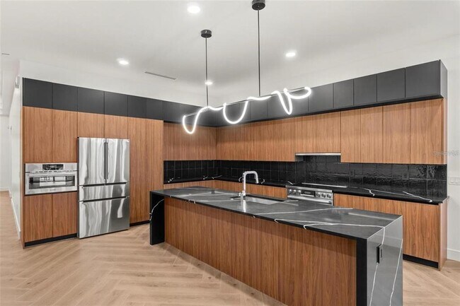 Building Photo - 403 Park Blvd