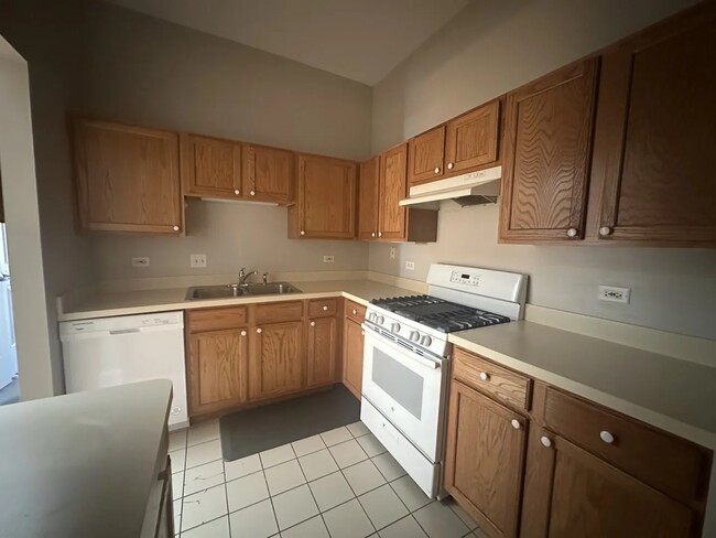 Building Photo - Apartments in Lockport