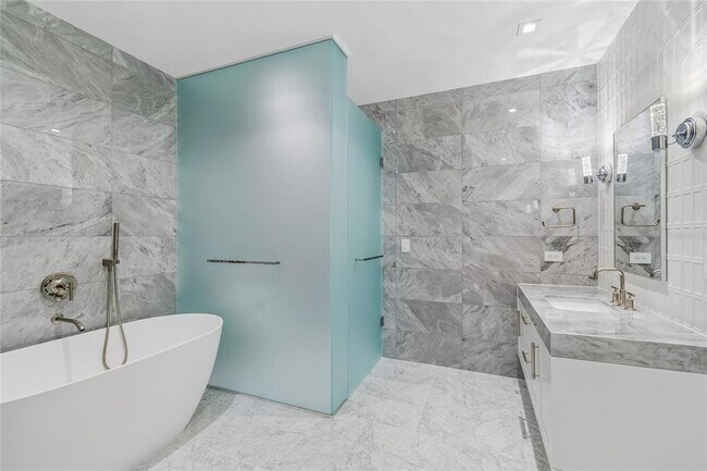 Building Photo - 3015 S Ysabella Ave