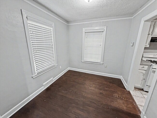 Building Photo - 987 Parkhaven Ln
