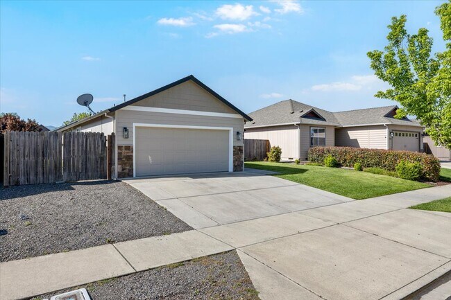 Building Photo - 1041 Compton Way