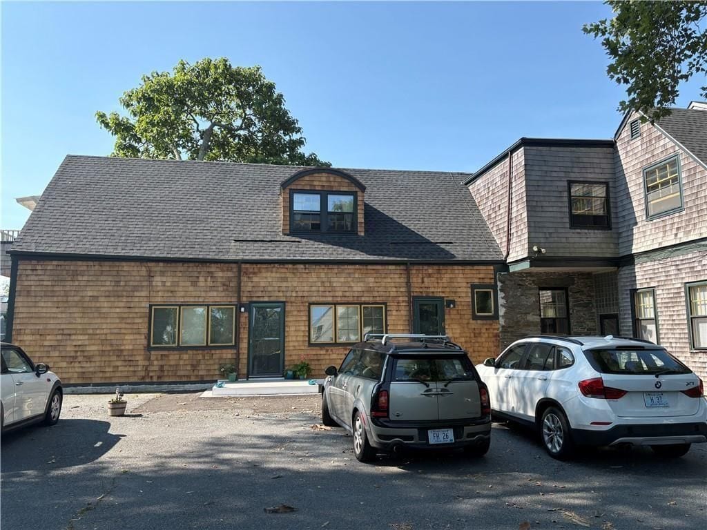 Building Photo - 438 Wolcott Ave