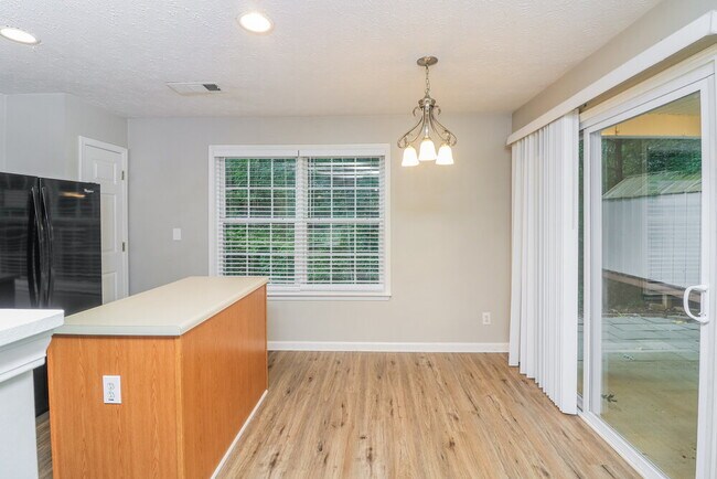 Building Photo - 632 Spanish Oak Dr