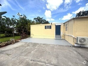 Building Photo - 8239 Suncoast Dr